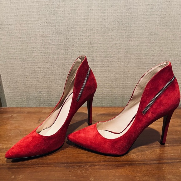 Beautiful shoes!! Comfortable and so adorable!! - Picture 3 of 7